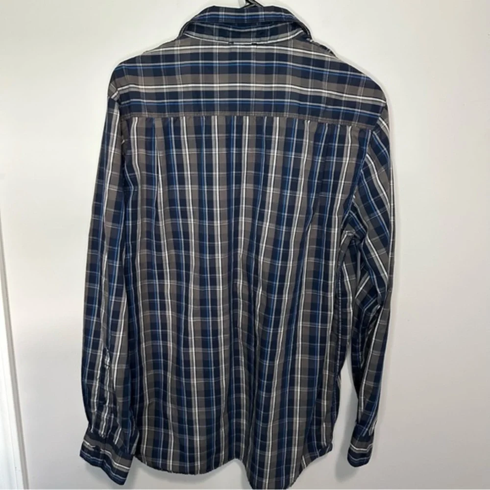 Men’s The North Face Size Medium Blue/Grey Long‎ Sleeve Plaid Button Down Shirt